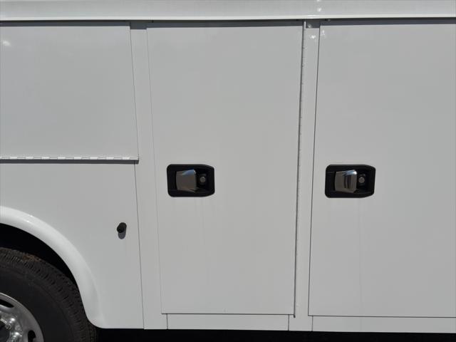 2025 Chevrolet Express Cutaway Work Van