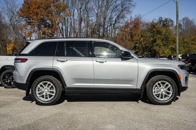 2025 Jeep Grand Cherokee GRAND CHEROKEE LAREDO X 4X4