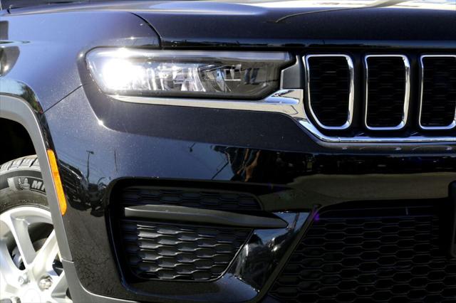 2025 Jeep Grand Cherokee GRAND CHEROKEE LAREDO X 4X4