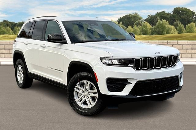 2025 Jeep Grand Cherokee GRAND CHEROKEE LAREDO 4X4