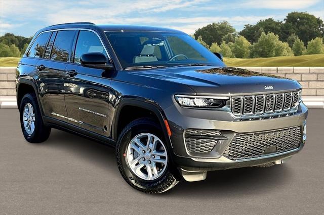 2025 Jeep Grand Cherokee GRAND CHEROKEE LAREDO 4X4