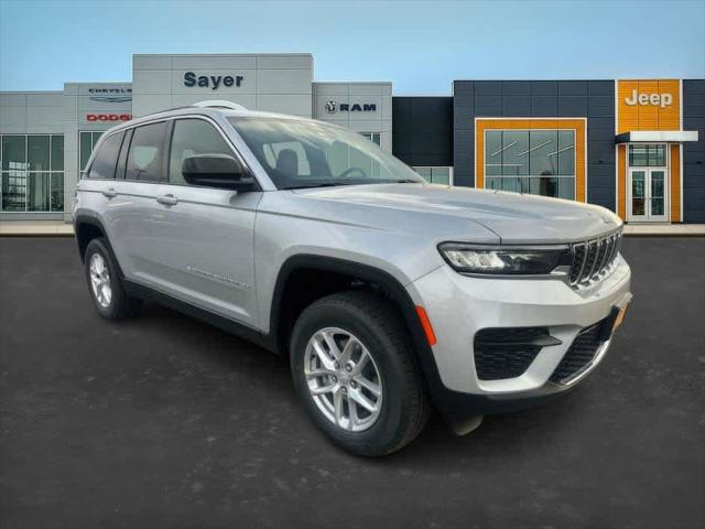 2025 Jeep Grand Cherokee GRAND CHEROKEE LAREDO X 4X4