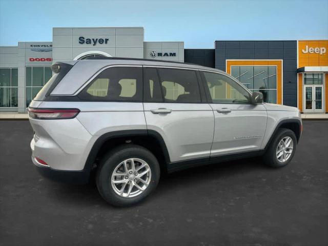 2025 Jeep Grand Cherokee GRAND CHEROKEE LAREDO X 4X4