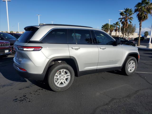 2025 Jeep Grand Cherokee GRAND CHEROKEE LAREDO 4X4