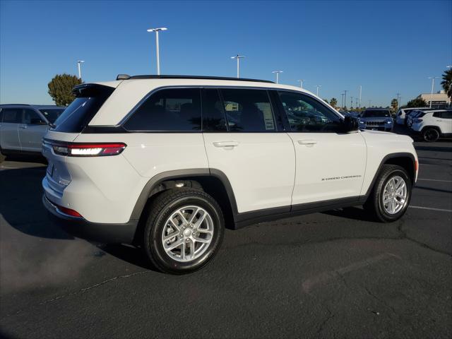 2025 Jeep Grand Cherokee GRAND CHEROKEE LAREDO X 4X4