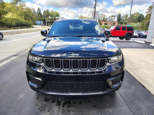 2025 Jeep Grand Cherokee GRAND CHEROKEE LAREDO X 4X4