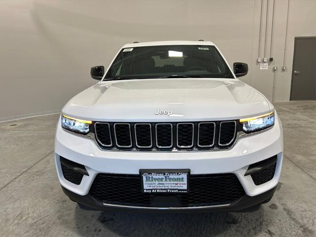 2025 Jeep Grand Cherokee GRAND CHEROKEE LAREDO X 4X4 2025 Jeep Grand Cherokee GRAND CHEROKEE LAREDO X 4X4