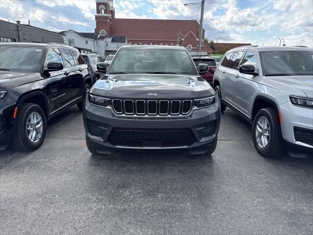 2025 Jeep Grand Cherokee GRAND CHEROKEE LAREDO X 4X4 2025 Jeep Grand Cherokee GRAND CHEROKEE LAREDO X 4X4