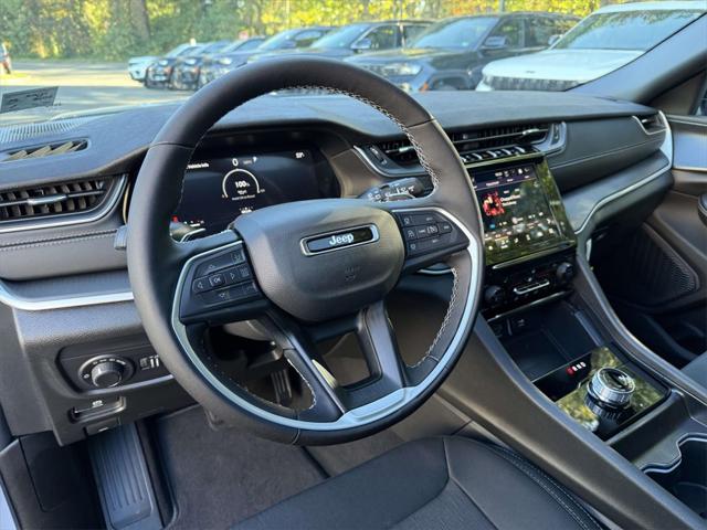 2025 Jeep Grand Cherokee GRAND CHEROKEE LAREDO X 4X4