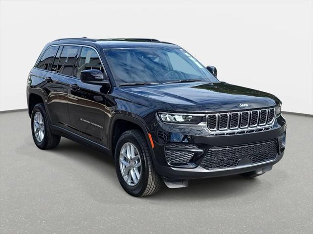 2025 Jeep Grand Cherokee GRAND CHEROKEE LAREDO X 4X4