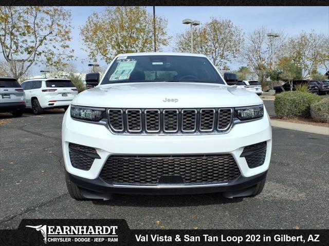 2025 Jeep Grand Cherokee GRAND CHEROKEE LAREDO 4X4