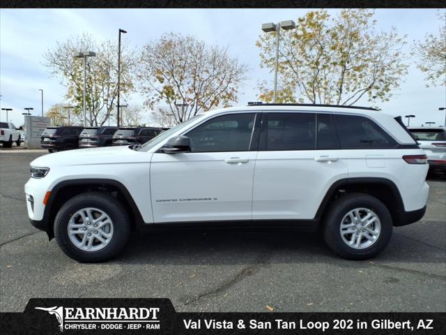 2025 Jeep Grand Cherokee GRAND CHEROKEE LAREDO 4X4