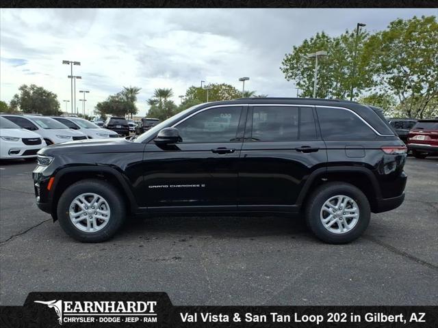 2025 Jeep Grand Cherokee GRAND CHEROKEE LAREDO 4X4