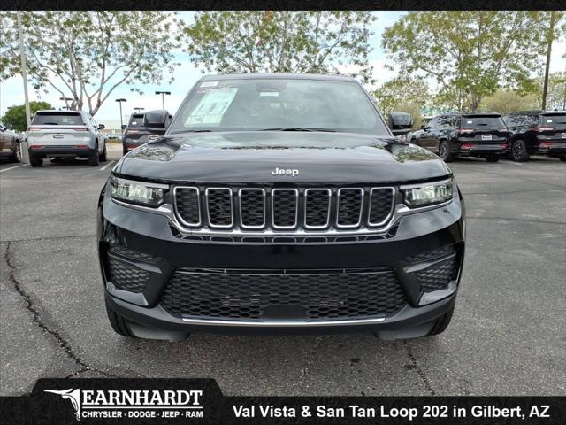 2025 Jeep Grand Cherokee GRAND CHEROKEE LAREDO 4X4