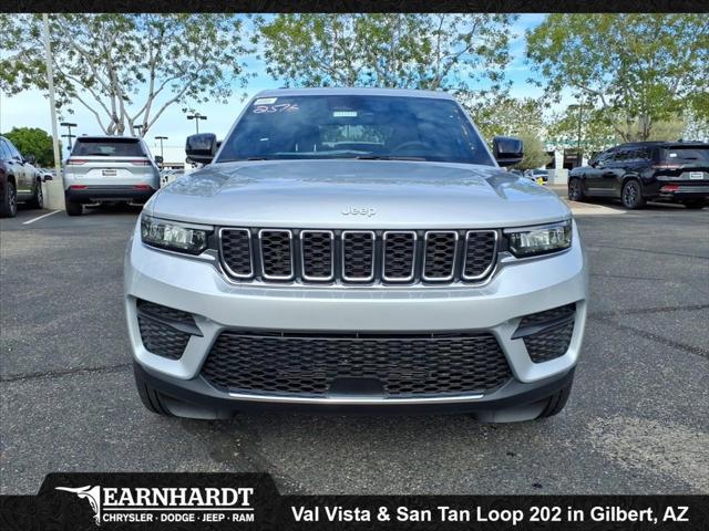 2025 Jeep Grand Cherokee GRAND CHEROKEE LAREDO 4X4 2025 Jeep Grand Cherokee GRAND CHEROKEE LAREDO 4X4