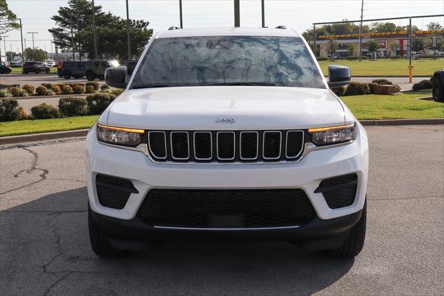 2025 Jeep Grand Cherokee GRAND CHEROKEE LAREDO X 4X4