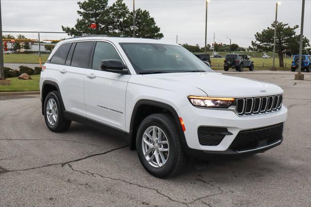 2025 Jeep Grand Cherokee GRAND CHEROKEE LAREDO X 4X4