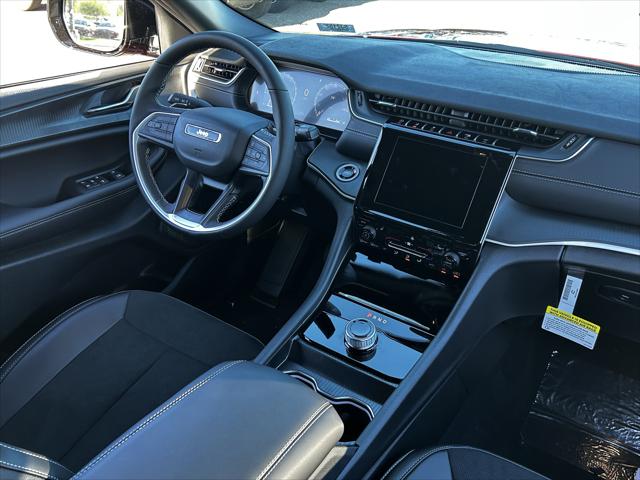 2025 Jeep Grand Cherokee Altitude X 4x4