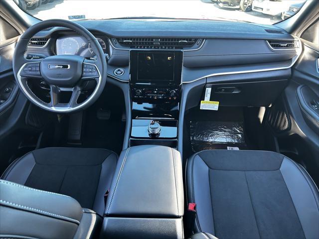 2025 Jeep Grand Cherokee Altitude X 4x4