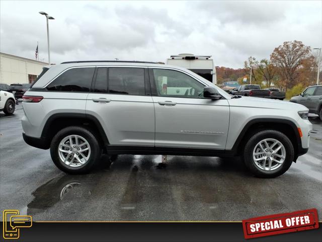 2025 Jeep Grand Cherokee GRAND CHEROKEE LAREDO X 4X4 2025 Jeep Grand Cherokee GRAND CHEROKEE LAREDO X 4X4