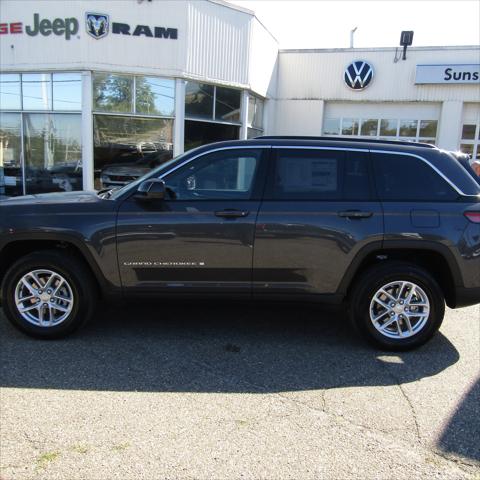2025 Jeep Grand Cherokee GRAND CHEROKEE LAREDO X 4X4