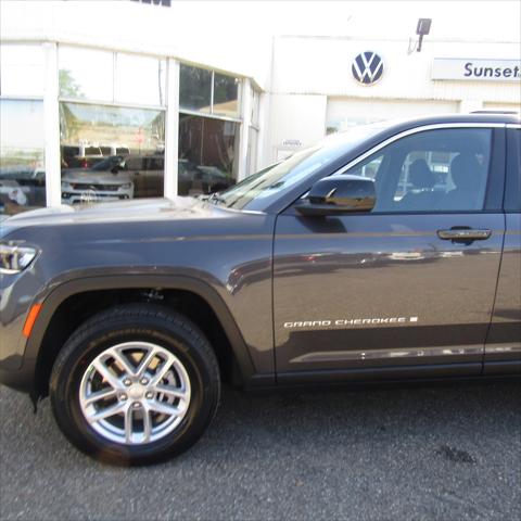 2025 Jeep Grand Cherokee GRAND CHEROKEE LAREDO X 4X4