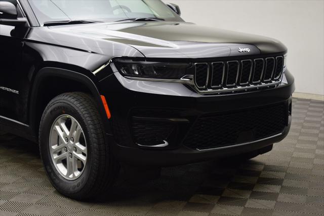 2025 Jeep Grand Cherokee GRAND CHEROKEE LAREDO 4X4 2025 Jeep Grand Cherokee GRAND CHEROKEE LAREDO 4X4