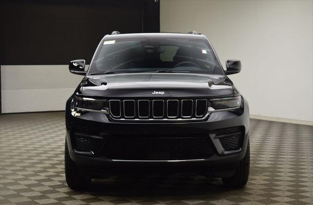 2025 Jeep Grand Cherokee GRAND CHEROKEE LAREDO 4X4 2025 Jeep Grand Cherokee GRAND CHEROKEE LAREDO 4X4