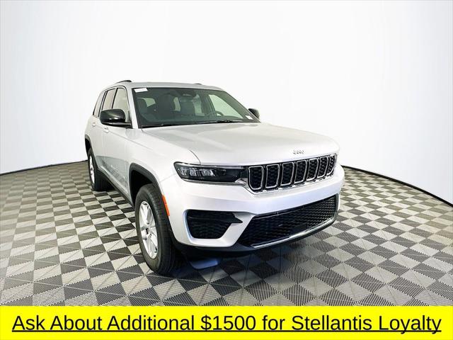 2025 Jeep Grand Cherokee GRAND CHEROKEE LAREDO X 4X4