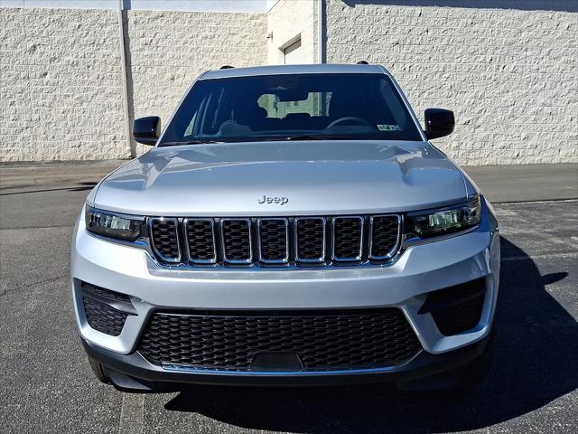 2025 Jeep Grand Cherokee GRAND CHEROKEE LAREDO X 4X4