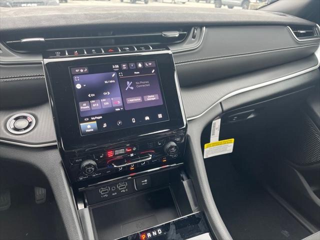 2025 Jeep Grand Cherokee Laredo X 4x4