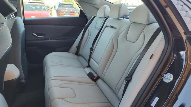 2025 Hyundai Elantra Hybrid Limited