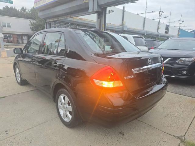 2011 Nissan Versa 1.8SL