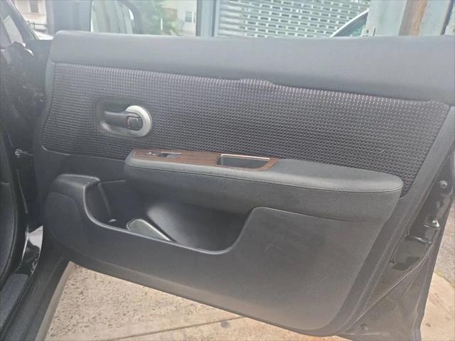 2011 Nissan Versa 1.8SL