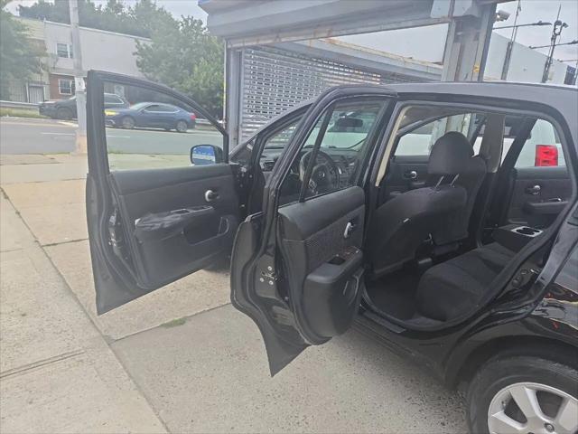 2011 Nissan Versa 1.8SL