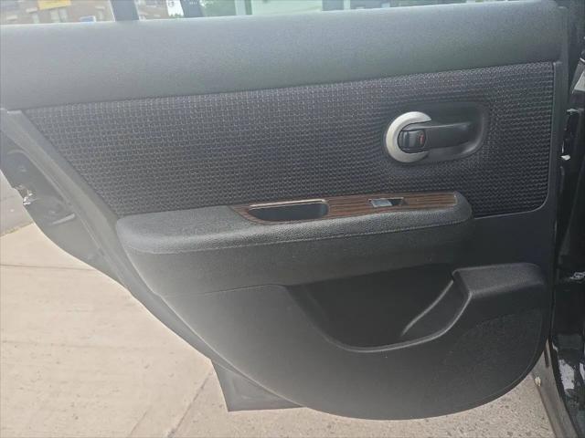 2011 Nissan Versa 1.8SL