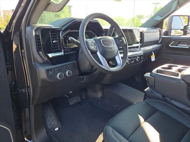 2026 GMC Sierra 2500HD Crew Cab, Standard Bed, SLT, 4WD