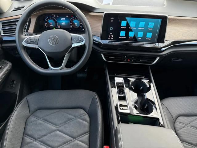 2026 Volkswagen Atlas SE with Technology