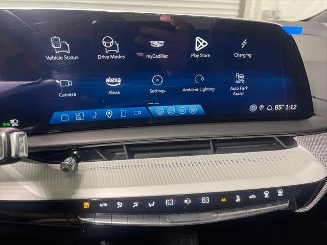2025 Cadillac iQ Sport 2 AWD