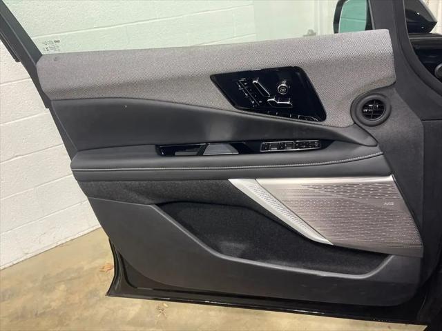 2025 Cadillac iQ Sport 2 AWD