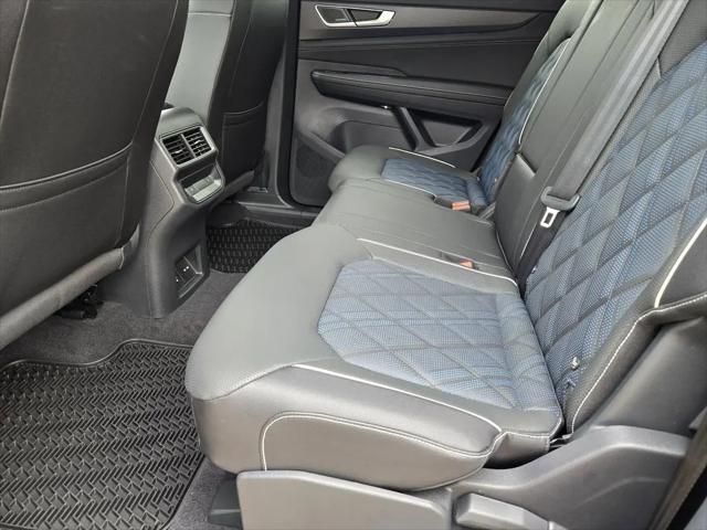 2026 Volkswagen Atlas Cross Sport SEL Premium R-Line