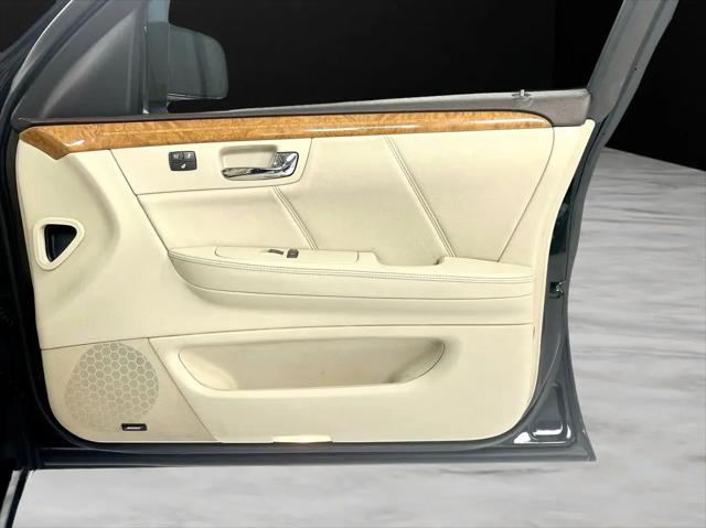 2011 Cadillac DTS Platinum Collection