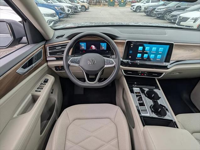2026 Volkswagen Atlas SE with Technology