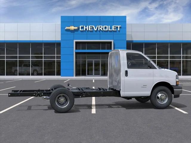 2025 Chevrolet Express Cutaway Work Van