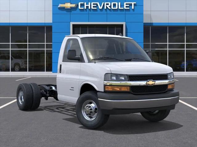 2025 Chevrolet Express Cutaway Work Van