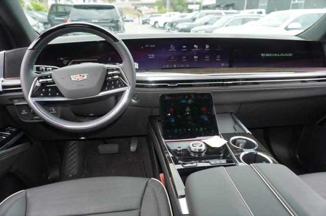 2025 Cadillac Escalade ESV Premium Luxury