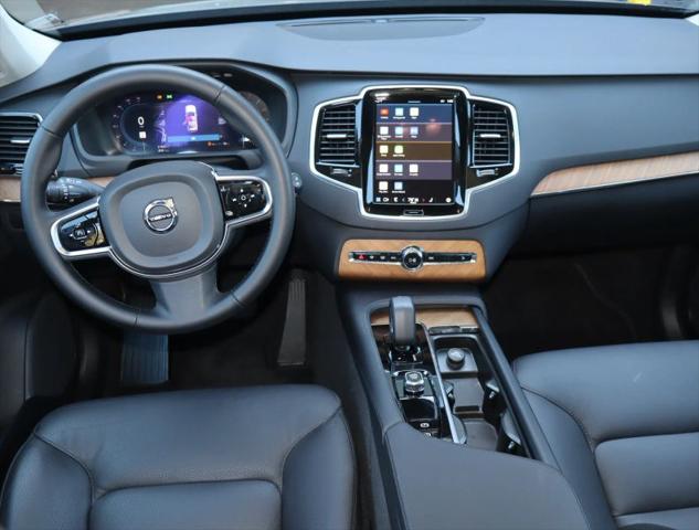 2024 Volvo XC90 B6 Plus Bright Theme 7-Seater