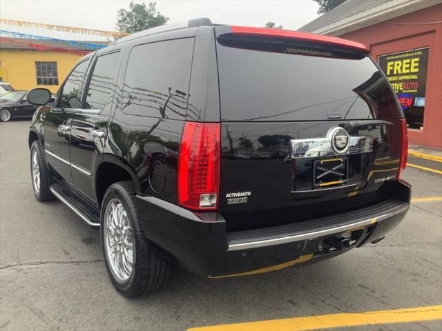 2011 Cadillac Escalade Luxury