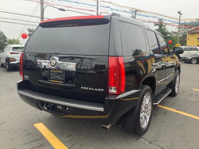 2011 Cadillac Escalade Luxury