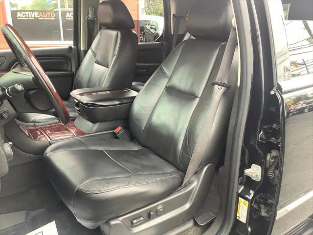2011 Cadillac Escalade Luxury